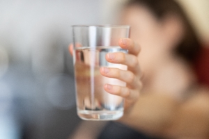 drinking water to maintain health and detoxify the body