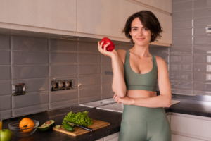 picture-young-woman-with-vegetables-kitchen body detox